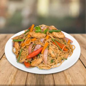 Tallarín Saltado de Pollo